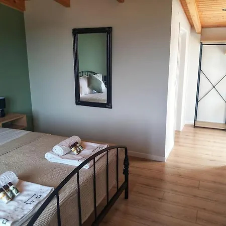 Beautiful 2 Bedroom With Mountain Views *